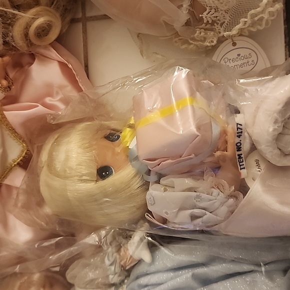 A precious collection of dolls - Picture 6 of 13